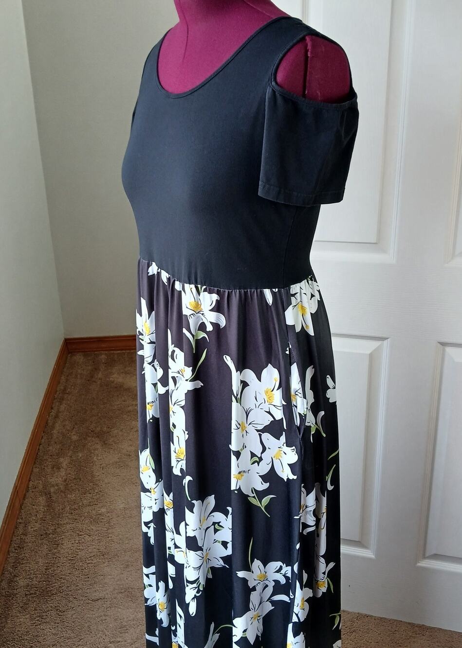 Styleword Black Cold Shoulder Maxi Dress XL pockets white lilies empire waist